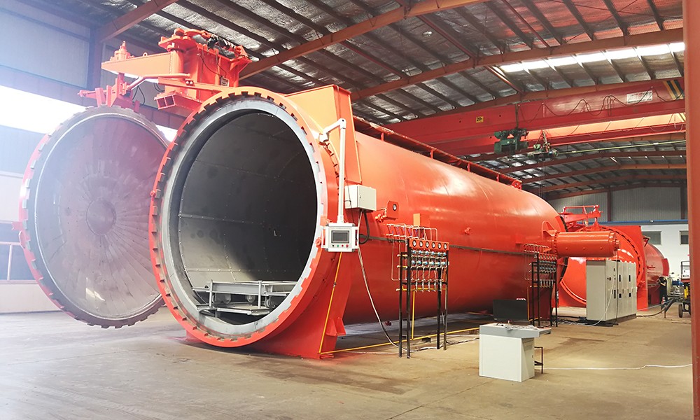 東南亞客戶(hù) Φ4000X12000mm 250℃ 1.5Mpa（帶罐內旋轉裝置）